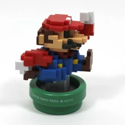 8Bit Mario - 30th Annivesary Amiibo Figure (Modern)