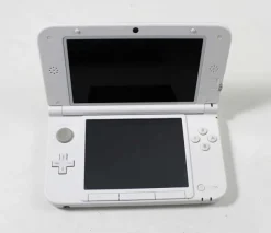 Nintendo 3DS XL Green Yoshi Edition System