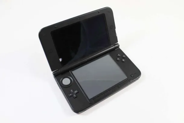 Nintendo 3DS XL System Red/Black - Discounted