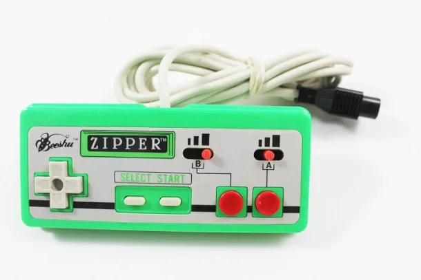 Nintendo NES Beeshu Zipper Controller (Green)