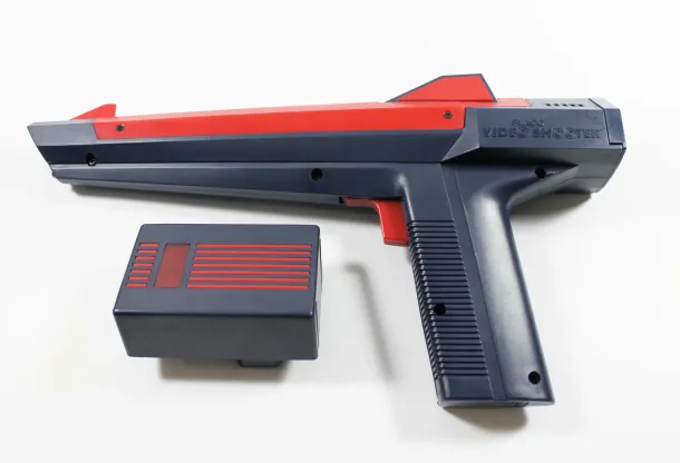 Nintendo NES Placo Video Shooter Gun with Receiver