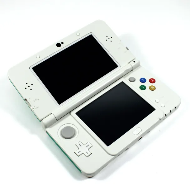 Nintendo New 3DS System - Turquoise/White - Discounted