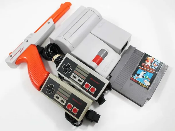Original Top Loader NES Nintendo System w/ Light Gun- Discounted