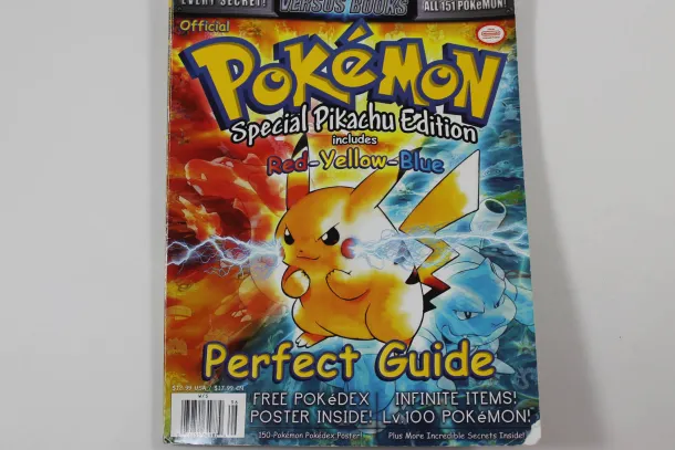 Pokemon Special Pikachu Edition Official Perfect Guide (Versus Books)